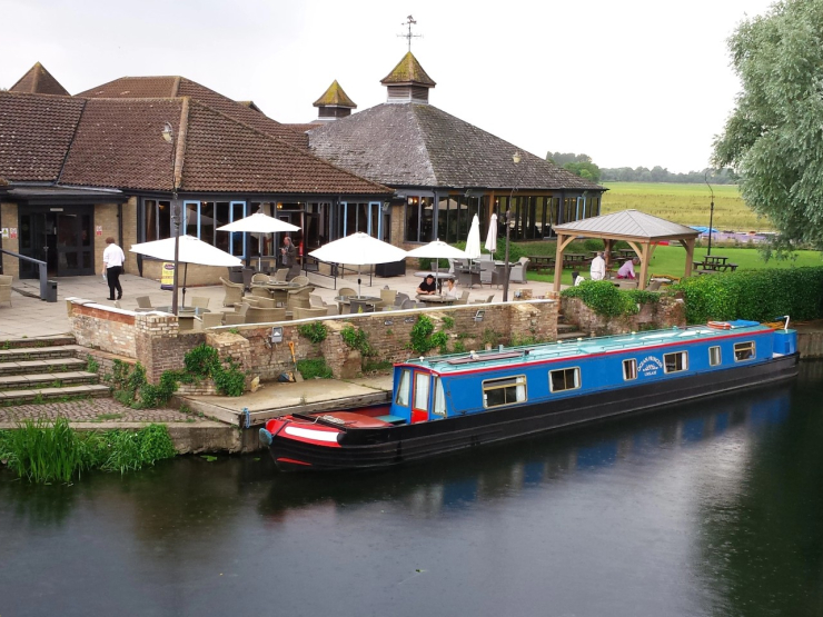 Canal Boat Holidays from Wyvern Shipping