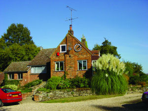 Waterside Holiday Cottage, near Chiltern Hills, Bedfordshire